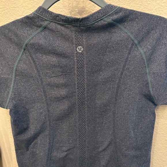 LULULEMON Women Gray Swiftly Tech Short Sleeve Shirt Size 6 - Picture 5 of 8